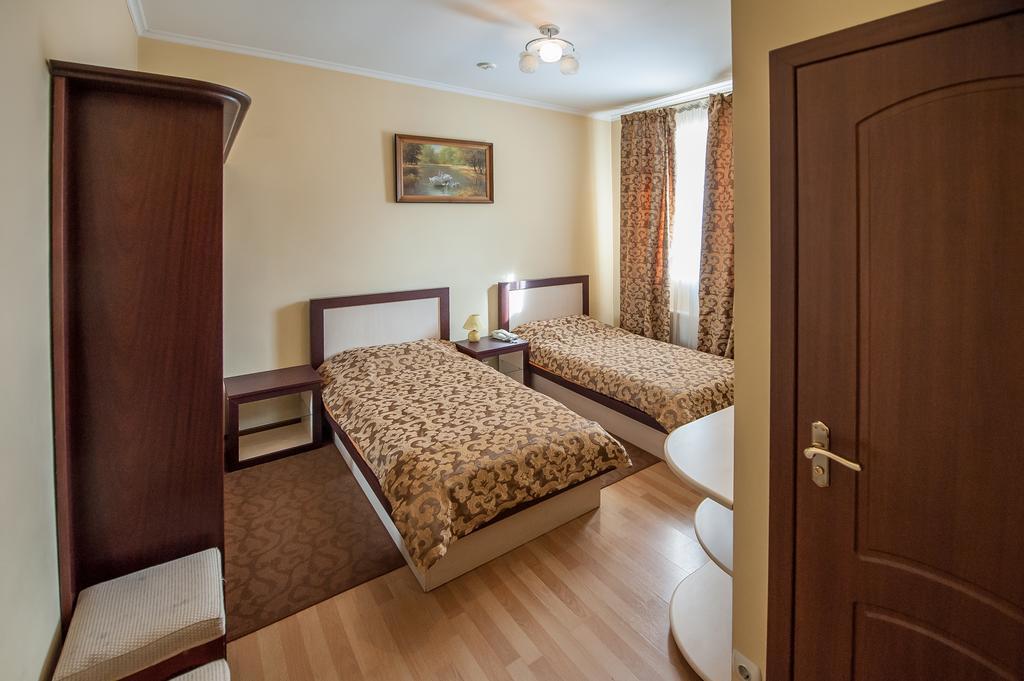 Stella De Lux Hotel Chisinau Exterior photo