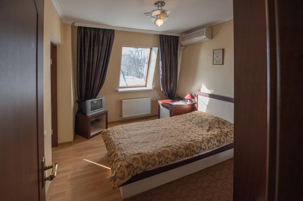 Stella De Lux Hotel Chisinau Exterior photo